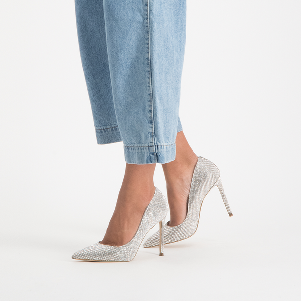 Steve madden 2025 carrson r crystal