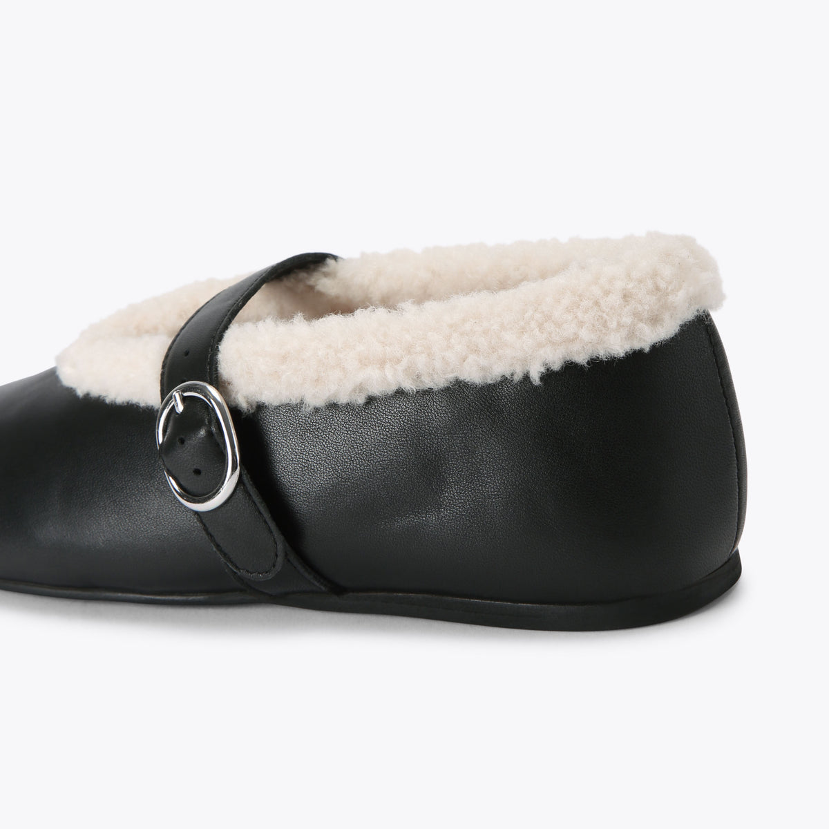 Lodge Black