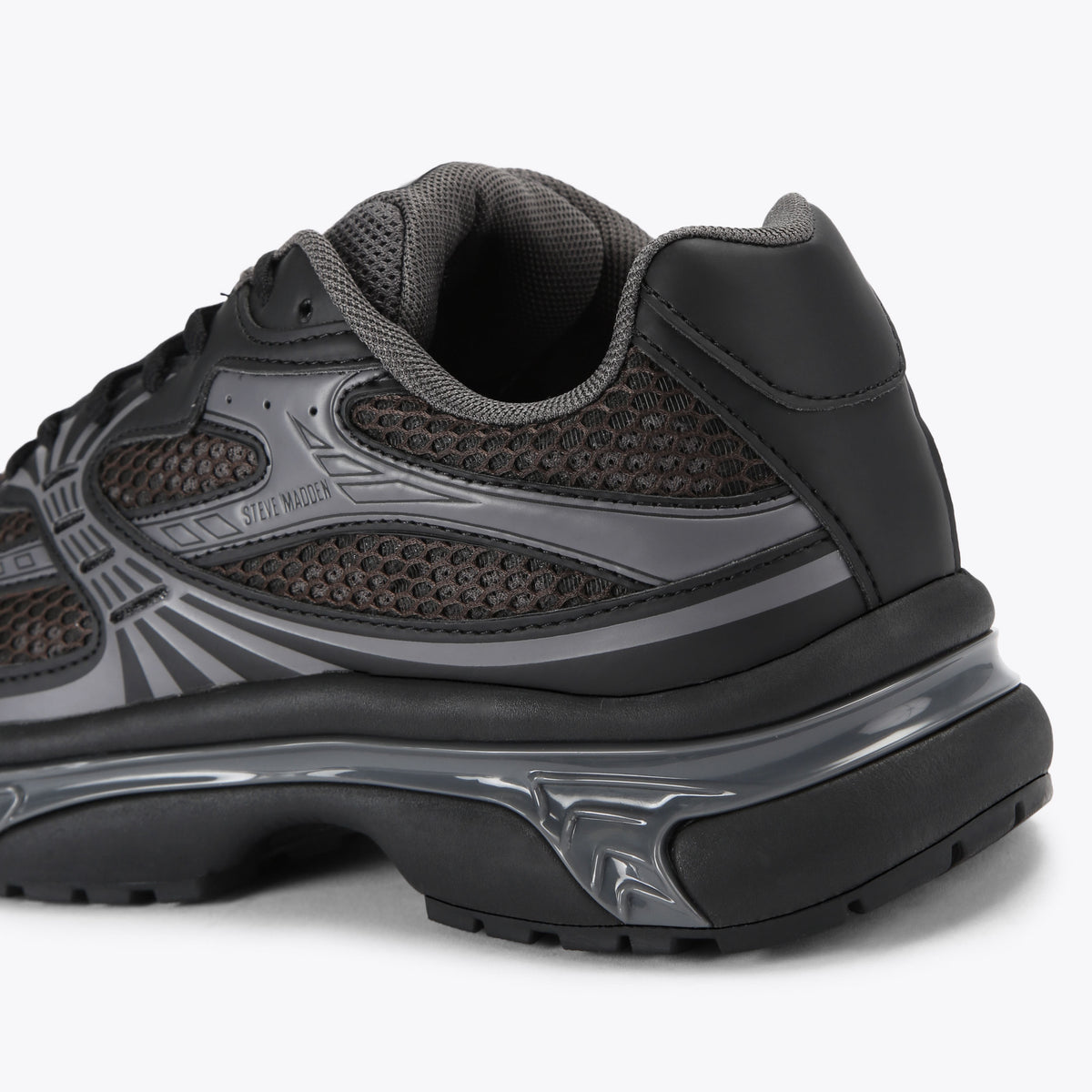 Thaedeus Trainer Black