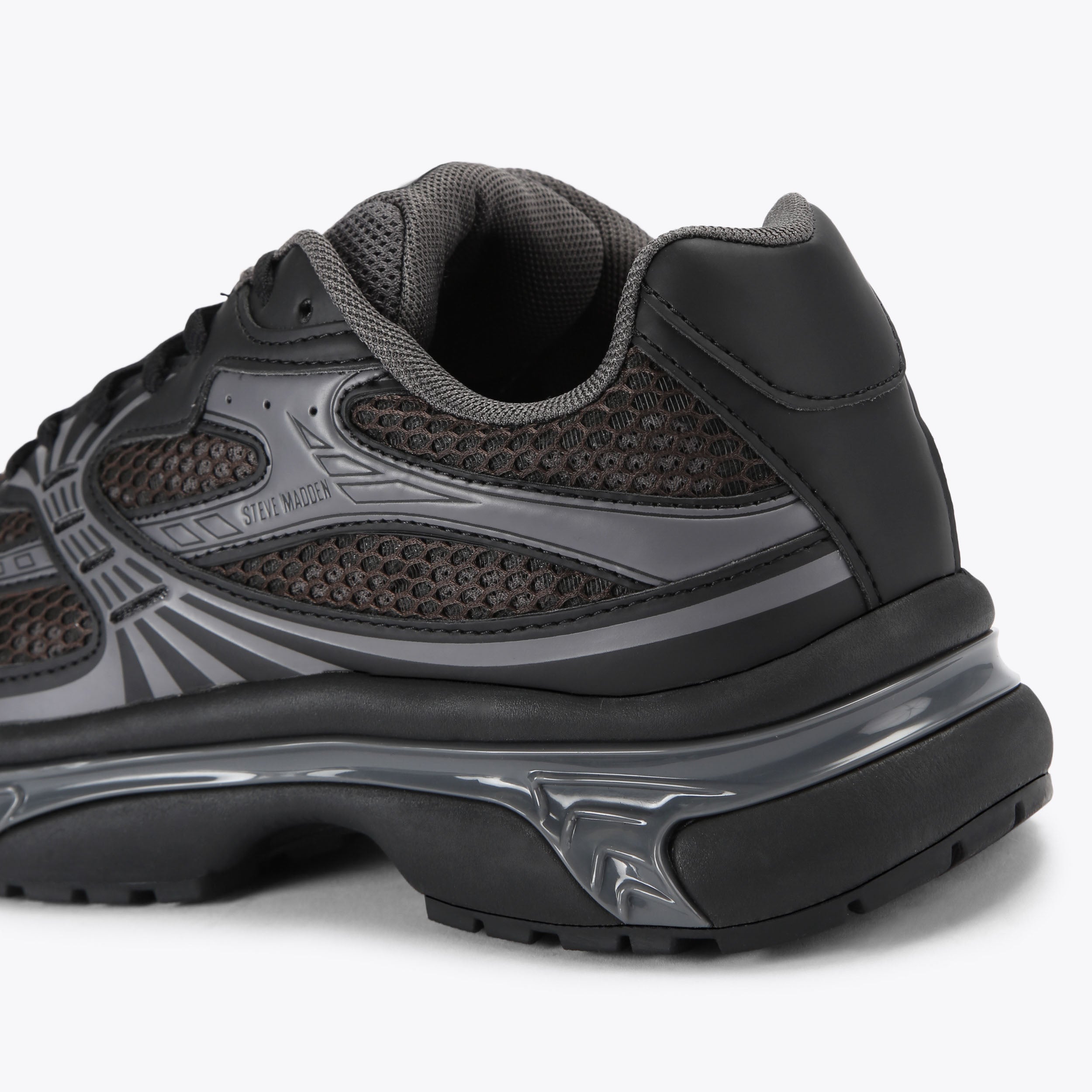 Thaedeus Trainer Black - view 3